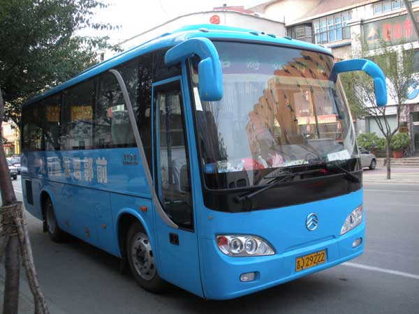 深圳大巴租車,生活不止眼前的茍且,還有詩和遠(yuǎn)方