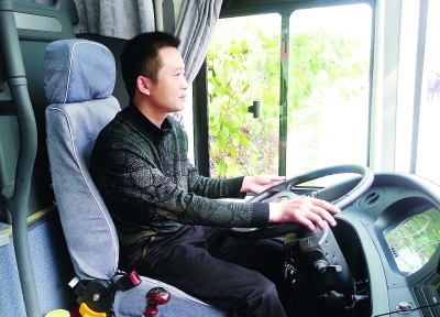 鴻鳴巴士:一個稱職的大巴租車司機需具備哪些職業(yè)守則?